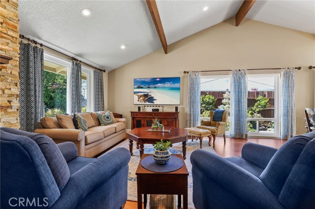 11571 Harrisburg, Rossmoor CA: https://media.crmls.org/medias/f44c59f1-d9ed-4900-93eb-163c9f2fe10a.jpg