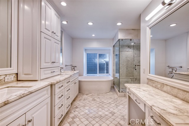 Detail Gallery Image 30 of 38 For 17 Sea Island Dr, Newport Beach,  CA 92660 - 2 Beds | 2/1 Baths