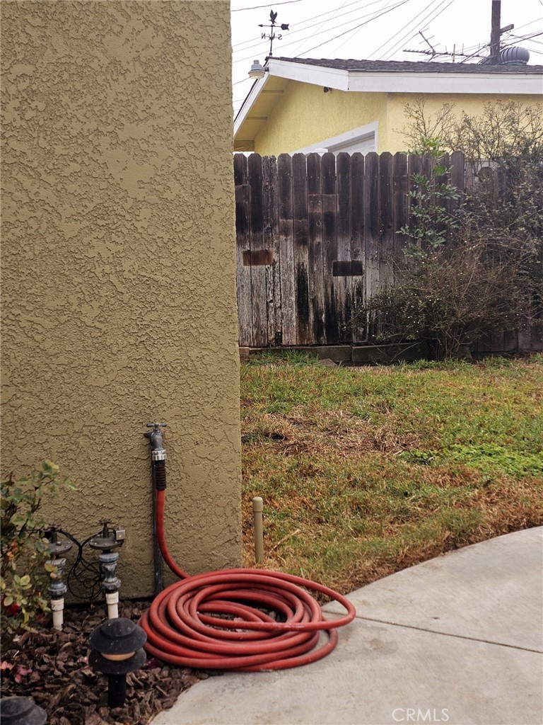 https://media.crmls.org/medias/f44d7f45-d2b1-4667-b716-a2805a57a9a4.jpg?preset=X-Large