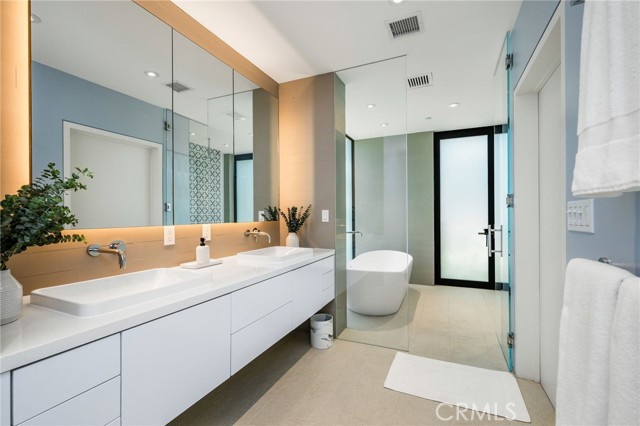 2821 Alma Avenue, Manhattan Beach CA: https://media.crmls.org/medias/f44d9489-c3ee-4226-8e67-2b13026dd8c8.jpg