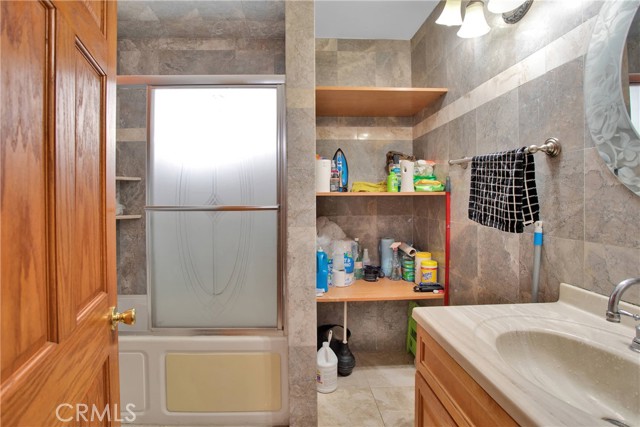 Detail Gallery Image 21 of 44 For 1677 S Ardmore Ave, Los Angeles,  CA 90006 - 4 Beds | 2 Baths