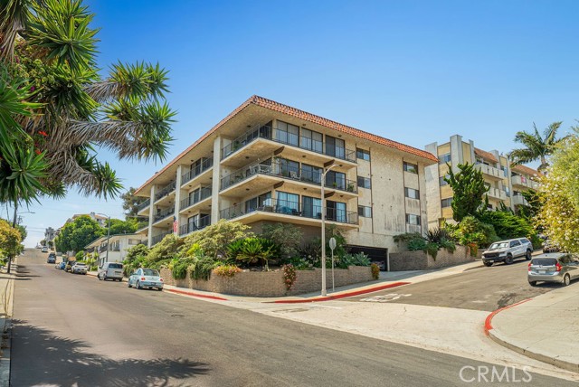 711 W 33rd Street, San Pedro CA: https://media.crmls.org/medias/f450019d-e77a-4529-b024-b00807998fa2.jpg