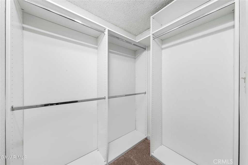 https://media.crmls.org/medias/f450554f-bc72-4383-9fc4-94e3bc2e25e1.jpg?preset=X-Large