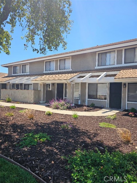 1193 E Foster Road, Santa Maria CA: https://media.crmls.org/medias/f451a948-9023-48a8-b113-d437644298ca.jpg