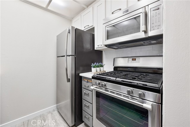 Detail Gallery Image 1 of 1 For 950 N Kings Rd #225,  West Hollywood,  CA 90069 - 1 Beds | 1 Baths