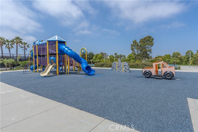Detail Gallery Image 58 of 65 For 7371 Siena Dr, Huntington Beach,  CA 92648 - 4 Beds | 3/1 Baths