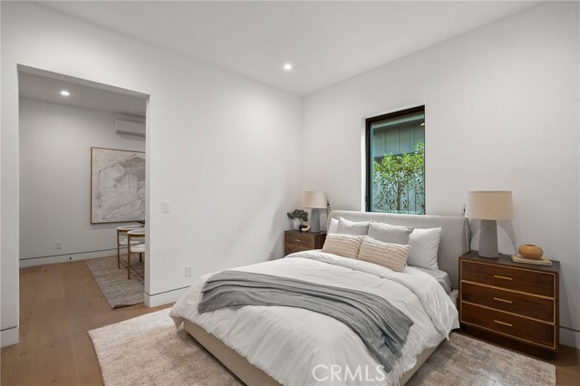 4453 Gentry Avenue, Studio City CA: https://media.crmls.org/medias/f453724f-3c50-4b06-aa5d-4d77d822f9c8.jpg