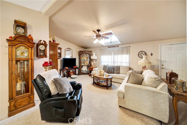 Detail Gallery Image 6 of 42 For 45465 25th St #8,  Lancaster,  CA 93535 - 5 Beds | 2 Baths