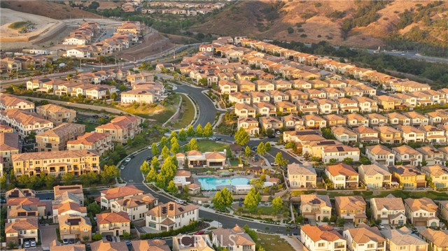 1928 Aliso Canyon Drive, Lake Forest CA: https://media.crmls.org/medias/f453fc0f-573c-4359-9d98-c4ed9f7a83b8.jpg