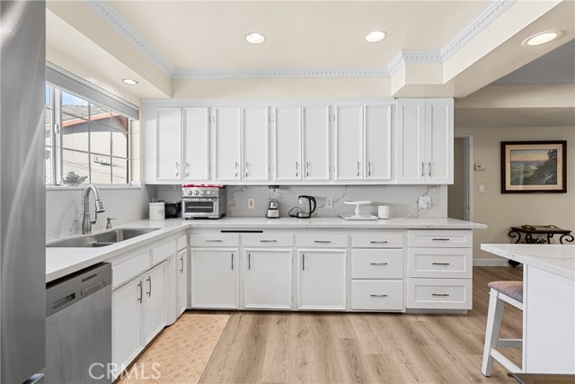 Detail Gallery Image 22 of 59 For 9559 9561 Natick Ave, North Hills,  CA 91343 - 5 Beds | 4 Baths