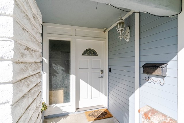 Detail Gallery Image 2 of 28 For 19833 Blythe St, Winnetka,  CA 91306 - 3 Beds | 2 Baths