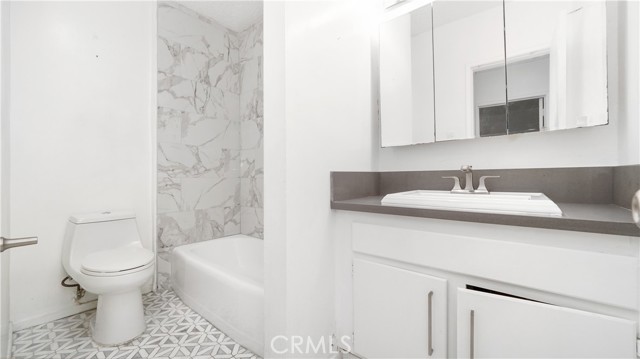 Detail Gallery Image 12 of 17 For 4431 Don Ricardo Dr #20,  Los Angeles,  CA 90008 - 1 Beds | 1 Baths