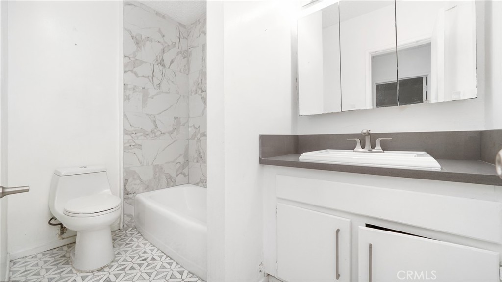 MLS #DW25270483 image #11