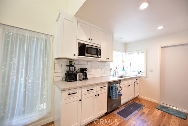 Detail Gallery Image 5 of 28 For 4521 Green Tree Ln, Irvine,  CA 92612 - 3 Beds | 2/1 Baths