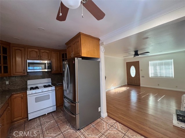Detail Gallery Image 4 of 13 For 1100 Winthrop Dr, Alhambra,  CA 91803 - 1 Beds | 1 Baths
