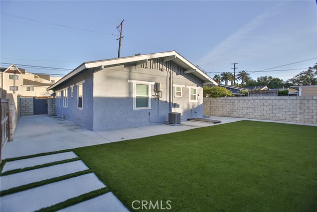 408 S Flower Street, Santa Ana CA: https://media.crmls.org/medias/f459df61-6185-4bca-b43b-f3be47072480.jpg