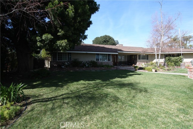 9423 Beckford Avenue photo 2