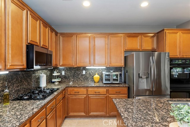 Detail Gallery Image 7 of 35 For 7213 Cottage Grove Dr, Corona,  CA 92880 - 5 Beds | 3 Baths