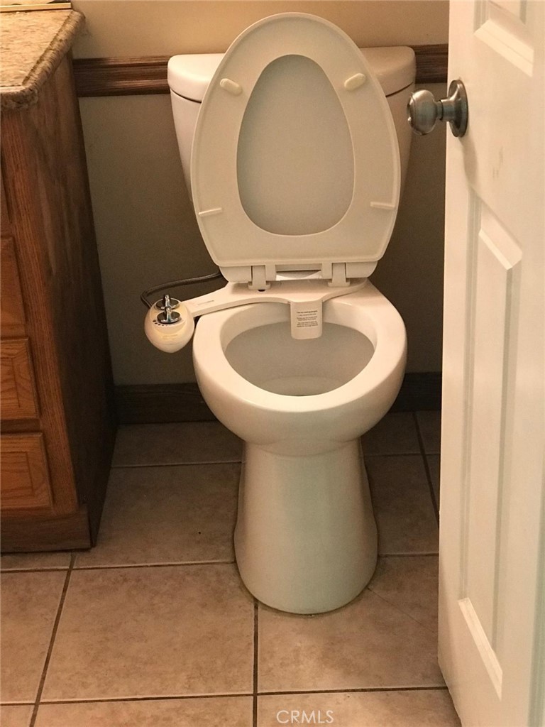 https://media.crmls.org/medias/f45b5325-36c8-40a5-bc62-396ebcd5010d.jpg?preset=X-Large