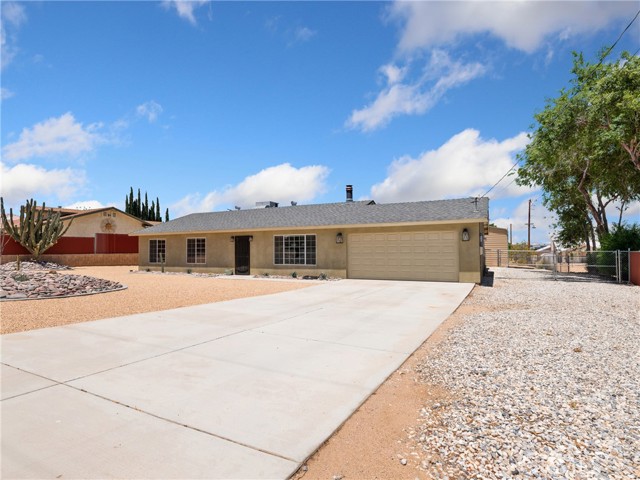 Detail Gallery Image 3 of 42 For 17970 Pitache St, Hesperia,  CA 92345 - 3 Beds | 2 Baths