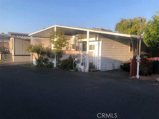 221 COLOGNE DR, Santa Ana CA: https://media.crmls.org/medias/f45c9a91-fad6-41b6-be08-07896f666809.jpg