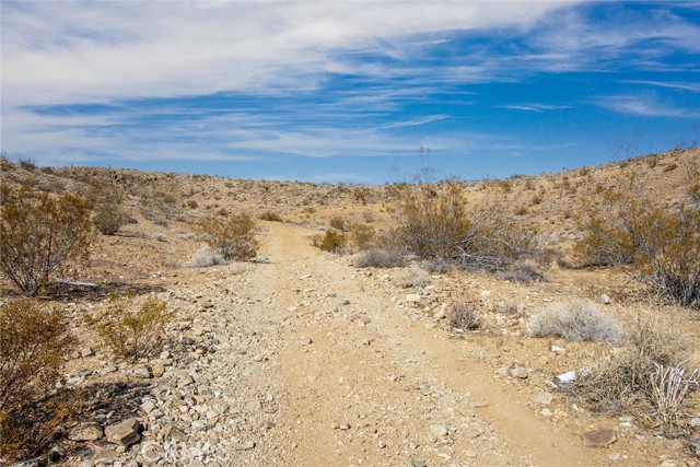 Detail Gallery Image 16 of 19 For 1000 Millie Ln, Yucca Valley,  CA 92285 - – Beds | – Baths