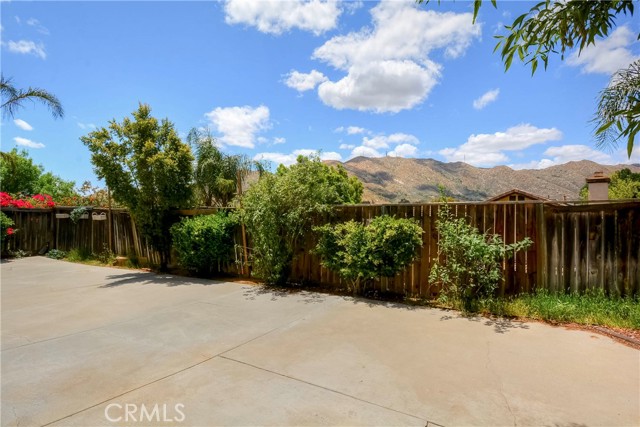 10685 Ridgefield, Moreno Valley CA: https://media.crmls.org/medias/f45d68cd-bcaf-4ae6-9cf8-13a265ec15f9.jpg