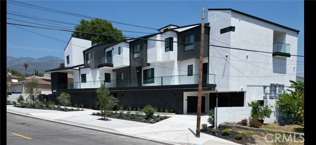4036 Rosemont Avenue, Montrose CA: https://media.crmls.org/medias/f45da3f0-cf6c-45ef-9678-7a06117f5078.jpg