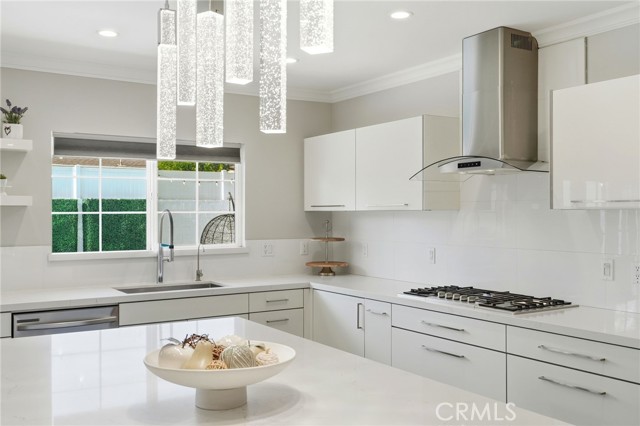 Detail Gallery Image 10 of 50 For 621 Roselli St, Burbank,  CA 91501 - 3 Beds | 3 Baths