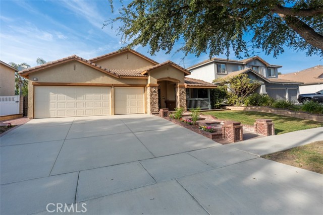 Image 2 of 30 For 960 Hemingway Drive