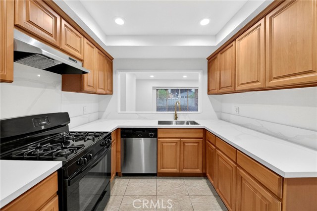 Detail Gallery Image 12 of 34 For 11360 166th #10,  Cerritos,  CA 90703 - 2 Beds | 1/1 Baths