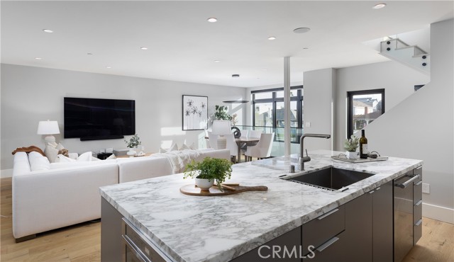 502 W Balboa Boulevard, Newport Beach CA: https://media.crmls.org/medias/f45f0274-dbcb-4da1-9b19-b87a60d93ddb.jpg