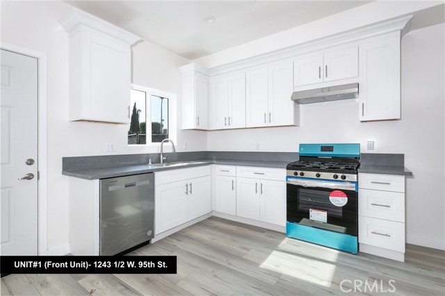 1241 W 95th Street, Los Angeles CA: https://media.crmls.org/medias/f45f40f0-c186-4e7c-8f18-749507795778.jpg