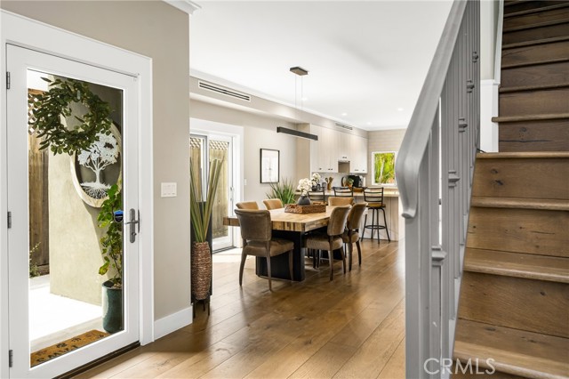 271 Prospect Avenue, Long Beach CA: https://media.crmls.org/medias/f45f7042-cd34-42e2-905e-a6506903233f.jpg