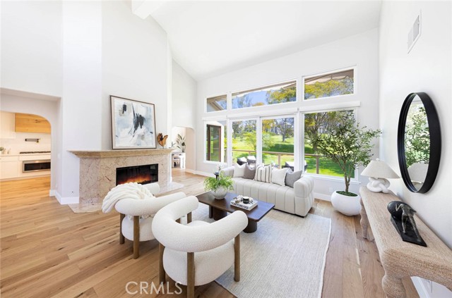 Detail Gallery Image 5 of 44 For 90 Ocean Vista, Newport Beach,  CA 92660 - 2 Beds | 2/1 Baths