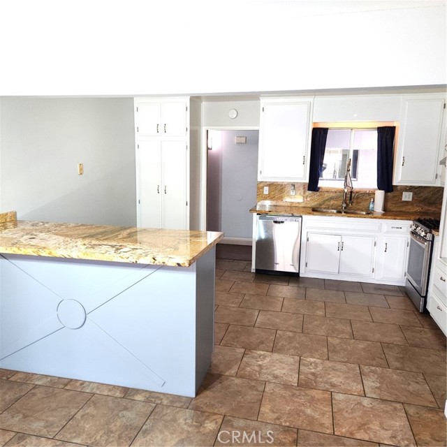 45329 Lorimer Avenue, Lancaster CA: https://media.crmls.org/medias/f46027bd-1e6f-49cd-8b38-39df36068504.jpg