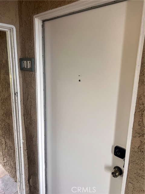 Detail Gallery Image 3 of 26 For 720 Meyer #101,  Redondo Beach,  CA 90278 - 2 Beds | 2 Baths