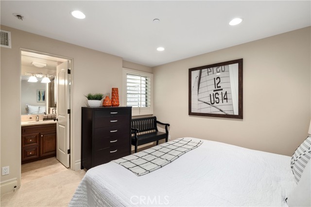 429 21st Place, Manhattan Beach, California 90266, 3 Bedrooms Bedrooms, ,3 BathroomsBathrooms,Residential,Sold,21st,SB22099322