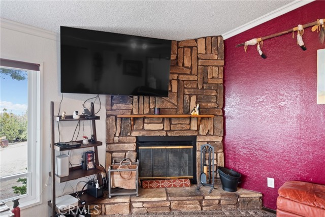 Detail Gallery Image 6 of 41 For 9880 Ponderosa Rd, Pinon Hills,  CA 92372 - 2 Beds | 2 Baths