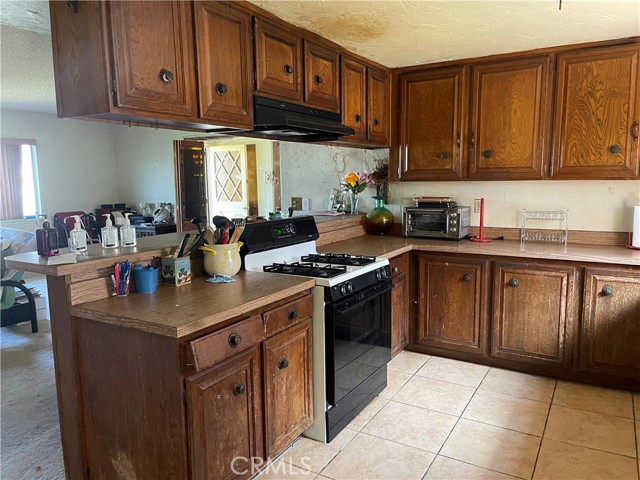 Detail Gallery Image 3 of 9 For 1436 Hilltop Ln, Norco,  CA 92860 - 4 Beds | 2 Baths