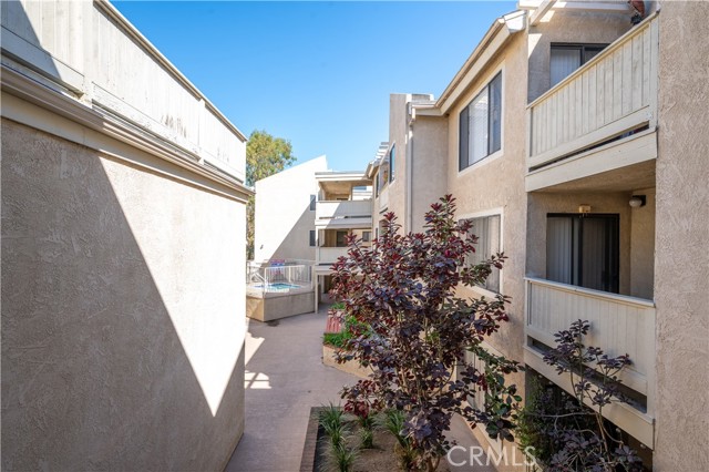 Detail Gallery Image 28 of 39 For 2343 E 17th #202,  Long Beach,  CA 90804 - 2 Beds | 2 Baths