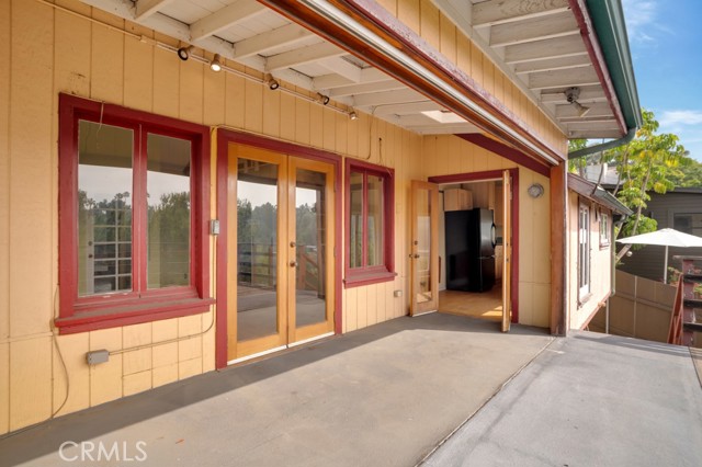 2052 N Alvarado N Street, Los Angeles CA: https://media.crmls.org/medias/f4633b07-e248-479d-a676-c8e63e2e8bc8.jpg