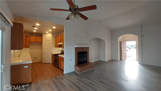 Detail Gallery Image 9 of 26 For 16132 Dunning Way, Victorville,  CA 92395 - 4 Beds | 2 Baths