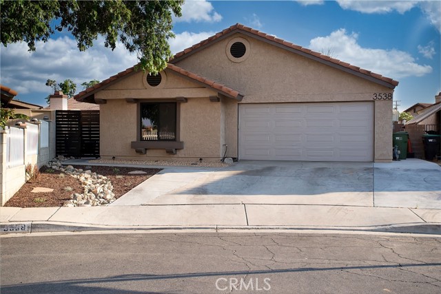 Detail Gallery Image 1 of 1 For 3538 E Avenue R10, Palmdale,  CA 93550 - 3 Beds | 2 Baths