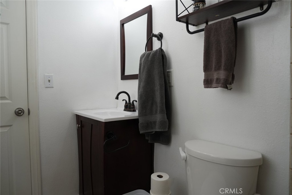 https://media.crmls.org/medias/f4650966-099b-4c5b-ba81-4b0b84cb42c6.jpg?preset=X-Large