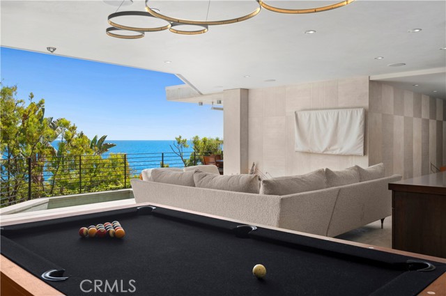 88 Emerald, Laguna Beach CA: https://media.crmls.org/medias/f4655a5e-96dd-4229-9a55-3be0a95a4a09.jpg