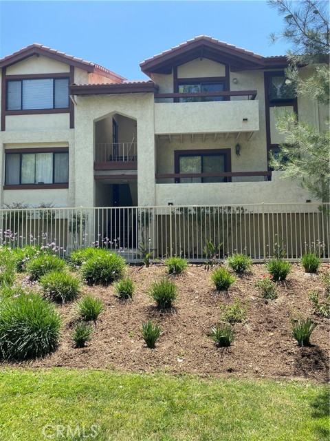 27979 Sarabande Lane, Canyon Country CA: https://media.crmls.org/medias/f4656783-cc38-438e-88b2-e83b8bdd8a64.jpg
