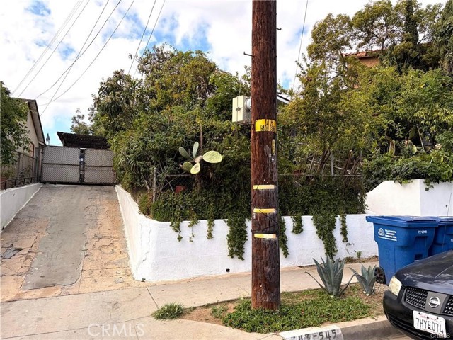 Detail Gallery Image 3 of 3 For 543 S Ditman, Los Angeles,  CA 90063 - 3 Beds | 2 Baths