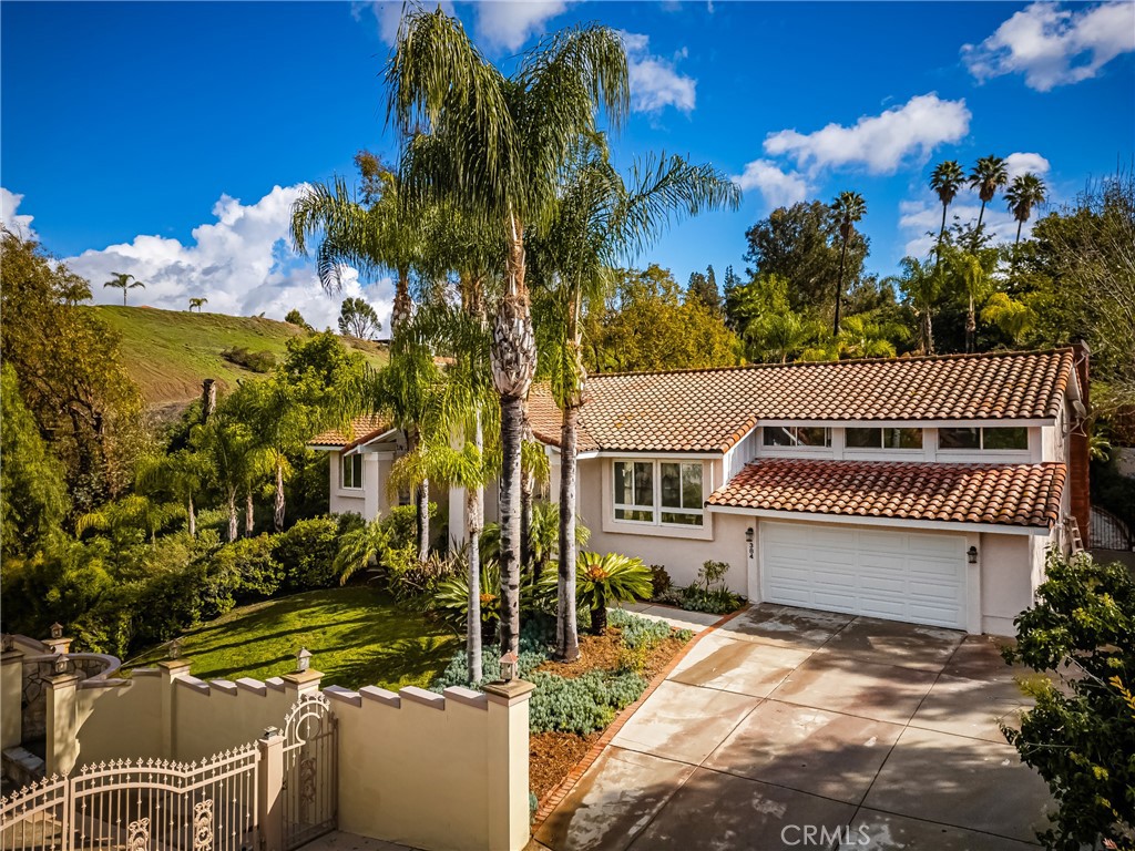 384 S Country Hill Road, Anaheim Hills, CA 92808