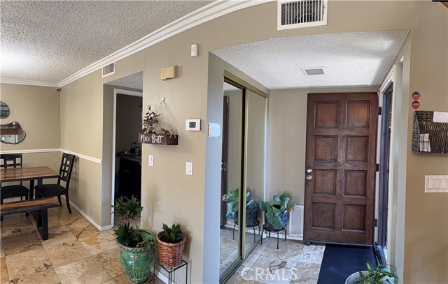 10031 Aspen Circle, Santa Fe Springs CA: https://media.crmls.org/medias/f466db8c-89ce-4c6b-9ae5-b136c344ebd5.jpg